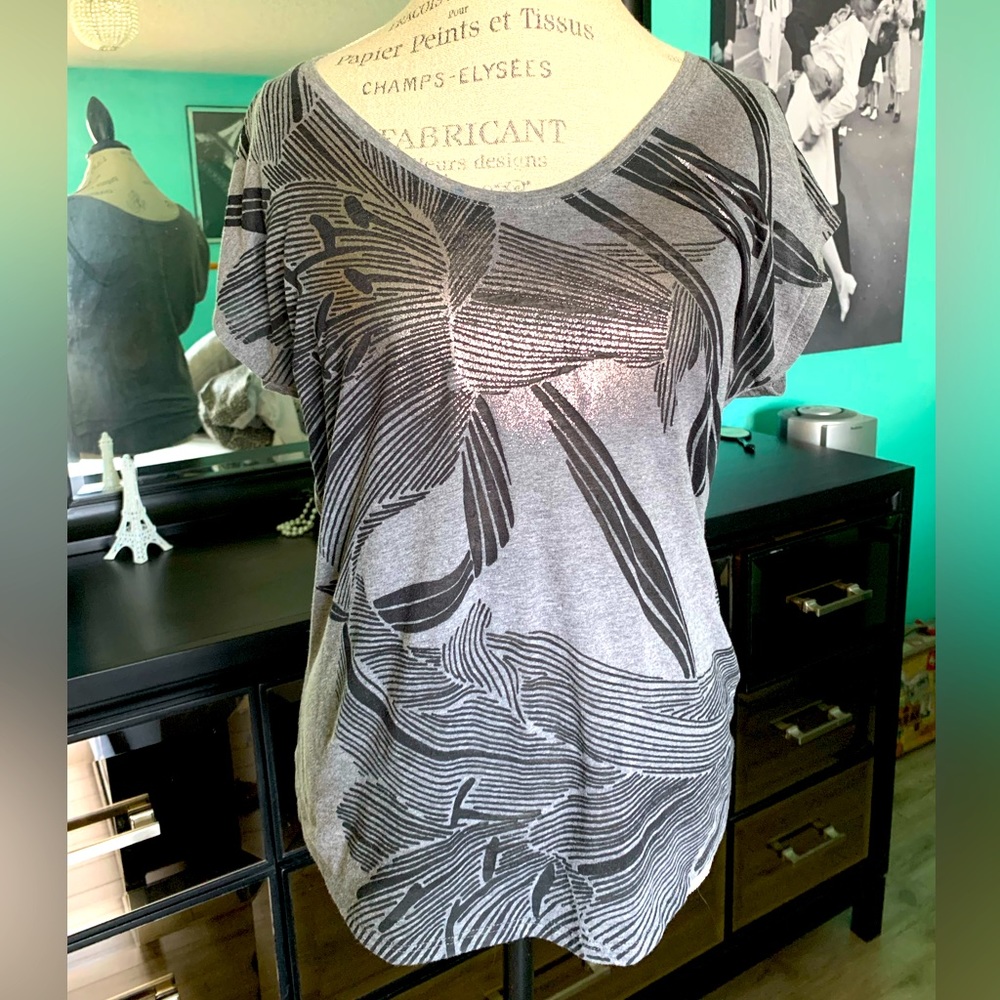 Express silver foil print top